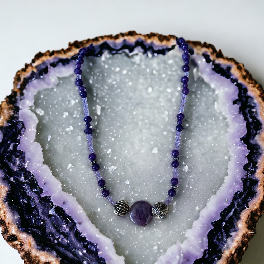 Stunning vintage amethyst necklace.